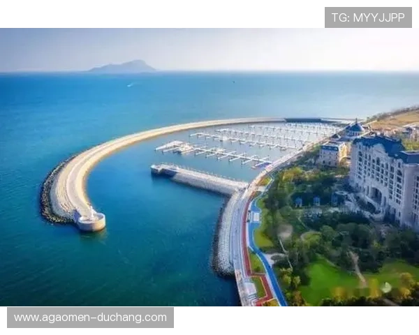 游艇会娱乐场：顶级娱乐设施与专业团队助你开启尊贵奢华的海上娱乐之旅